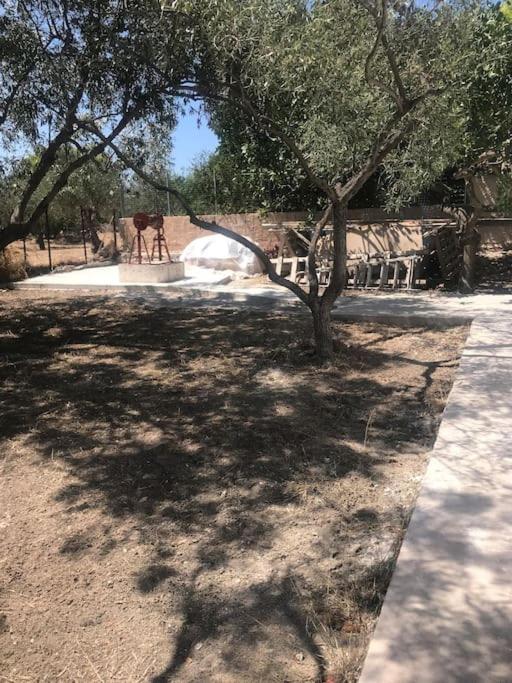 Πέτρινη Κατοικία Στην Αίγινα - Stone House In Aigina Khloi Eksteriør billede