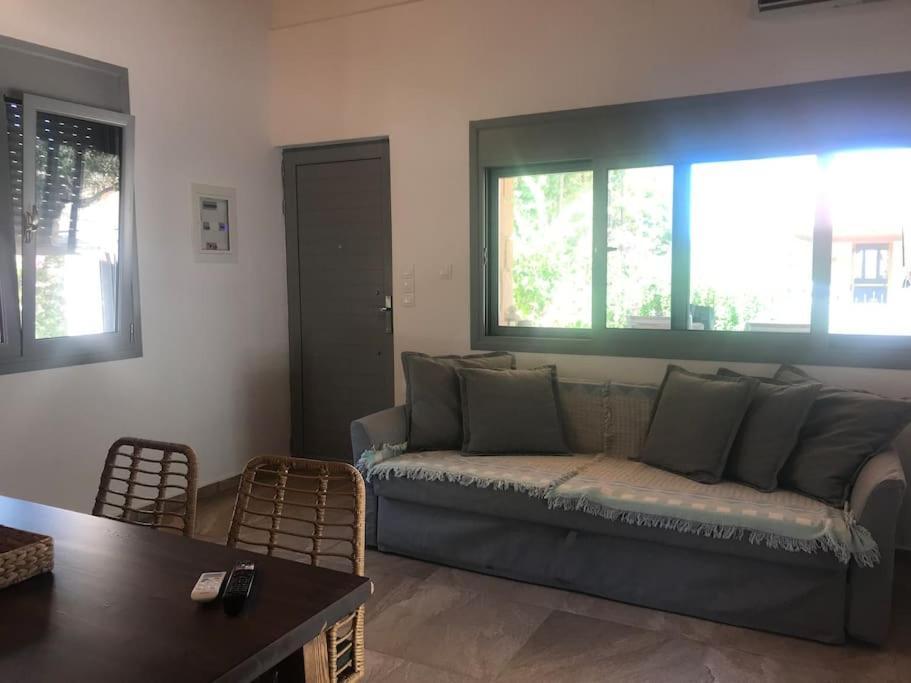 Πέτρινη Κατοικία Στην Αίγινα - Stone House In Aigina Khloi Eksteriør billede
