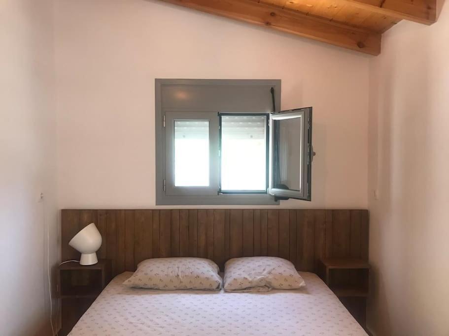 Πέτρινη Κατοικία Στην Αίγινα - Stone House In Aigina Khloi Eksteriør billede